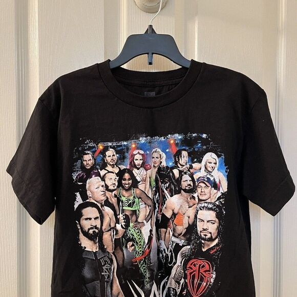 WWE Wrestling 2017 Raw SmackDown Live T-Shirt Graphic Tee Youth Size Medium - Picture 2 of 10